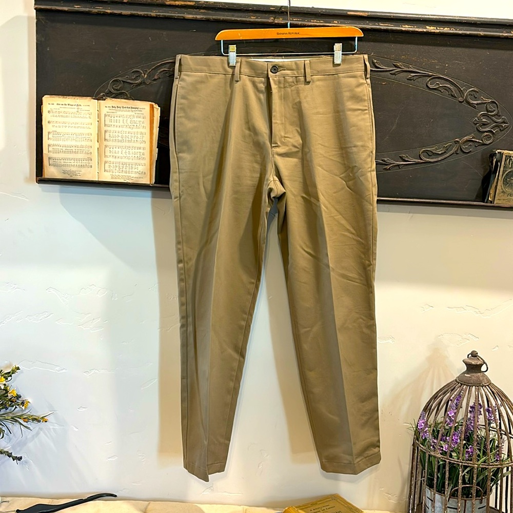 Lands End Mens Tailored Fit Chino Sz 35x30 Slacks, Like New